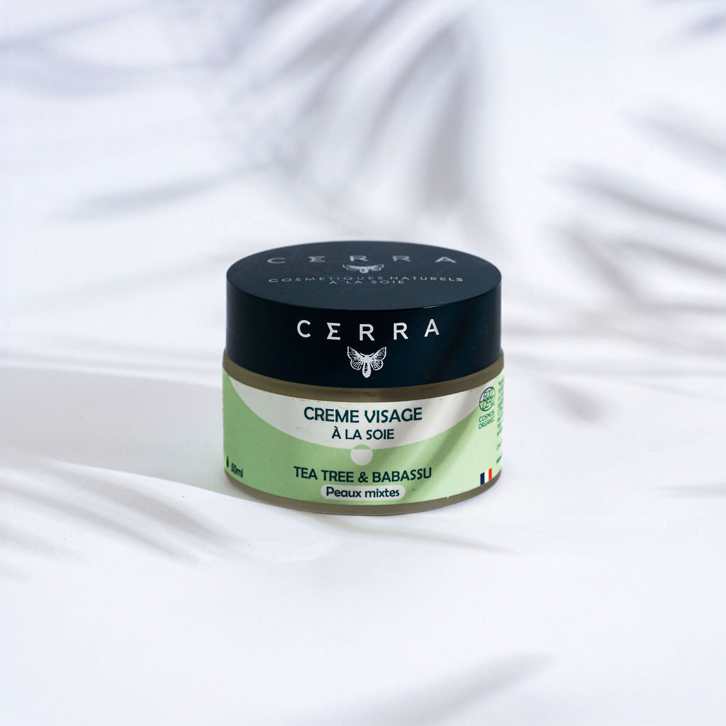 Teebaum- und Babassu-Tagescreme – angereichert mit Seide – aus kontrolliert biologischem Anbau