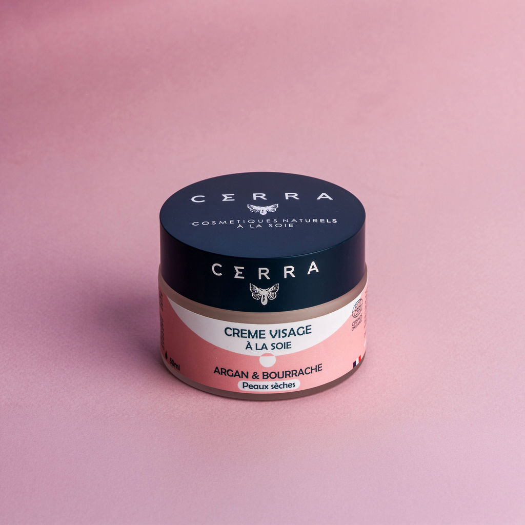 Nachtcreme mit Argan und Borretsch – angereichert mit Seide – aus kontrolliert biologischem Anbau.